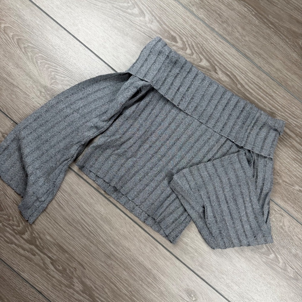 Princess Polly Women Top Off Shoulder Ribbed Knit Distressed Gray S/M